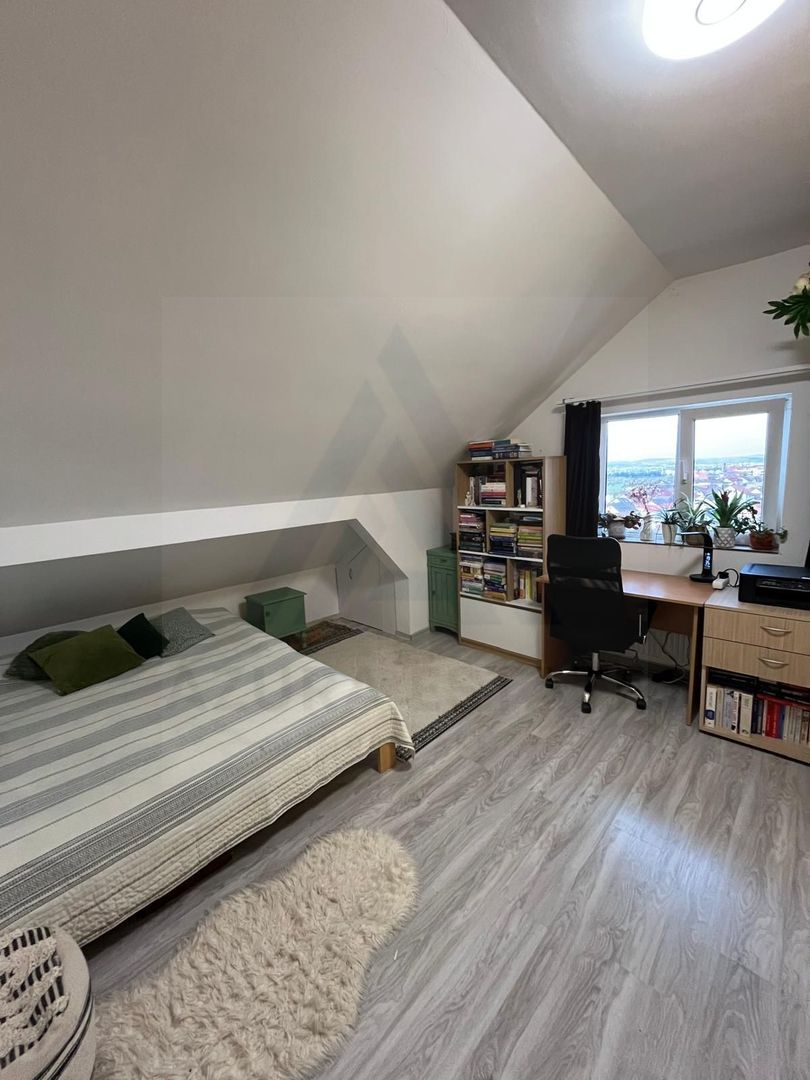 Apartament 3 camere 2 balcoane bucatarie inchisa in zona Strand II - foto 3