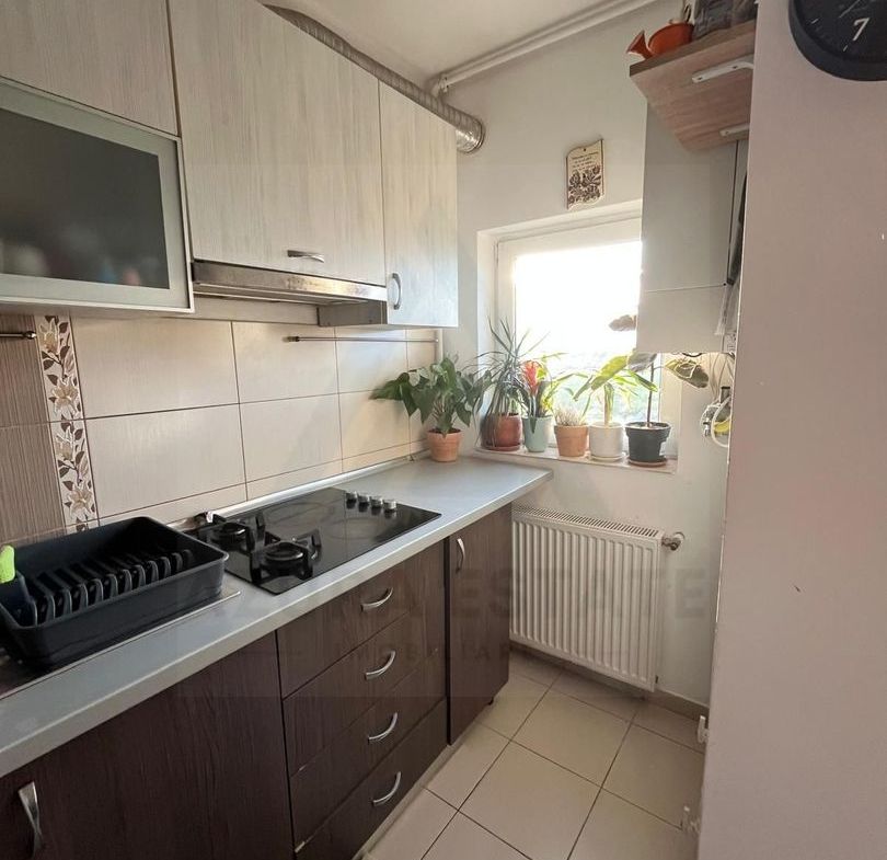 Apartament 3 camere 2 balcoane bucatarie inchisa in zona Strand II - foto 8