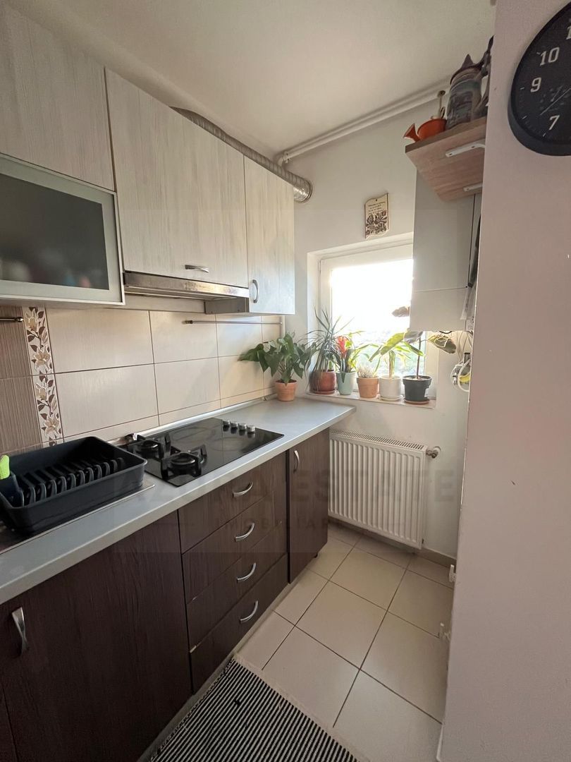 Apartament 3 camere 2 balcoane bucatarie inchisa in zona Strand II - foto 8
