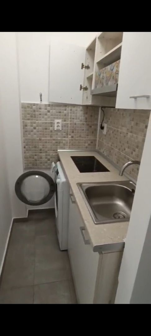 De inchiriat garsoniera Tiglina 1, A-uri, et.1, 250 euro - foto 2 De inchiriat garsoniera Tiglina 1, A-uri, et.1, 250 euro - foto 2