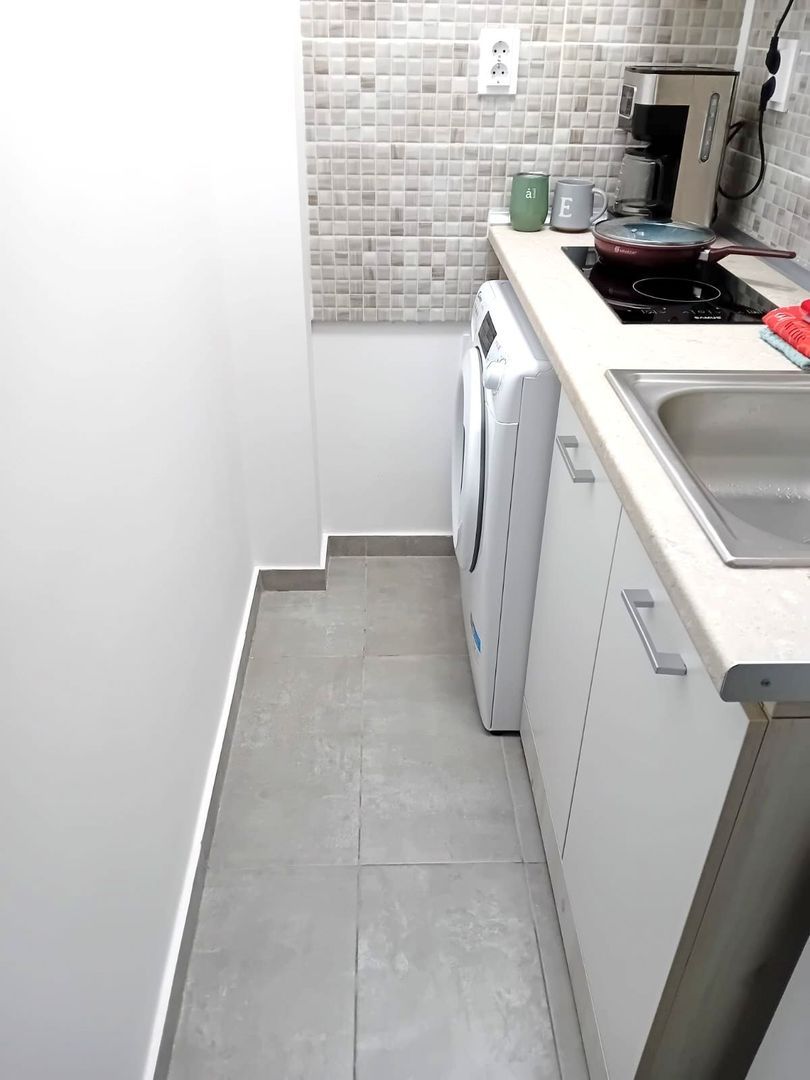 De inchiriat garsoniera Tiglina 1, A-uri, et.1, 250 euro - foto 5 De inchiriat garsoniera Tiglina 1, A-uri, et.1, 250 euro - foto 5