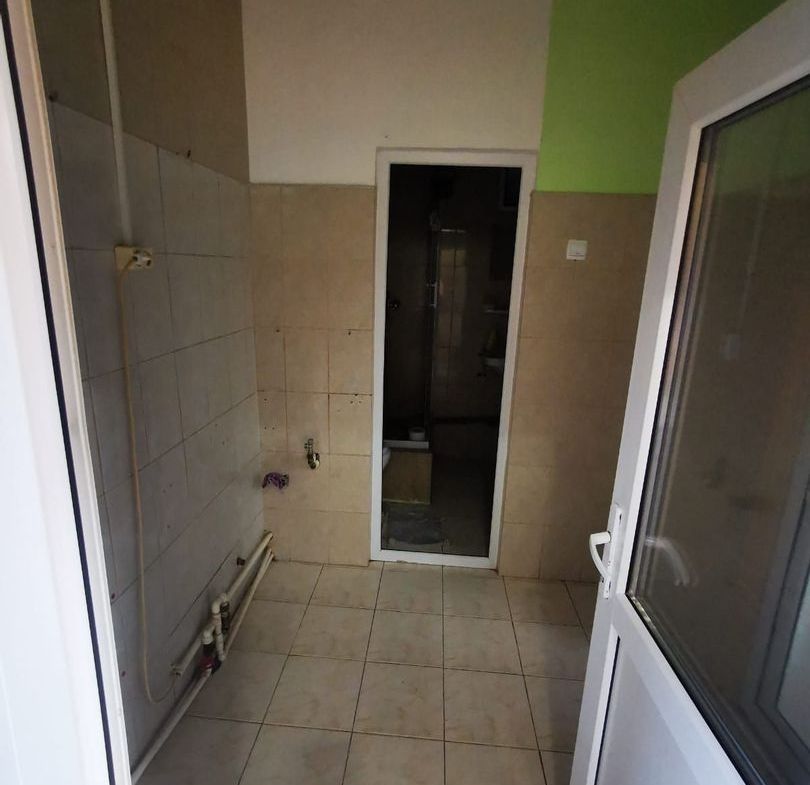 De inchiriat casa cu 2 camere, strada Romana, 320 euro - foto 3