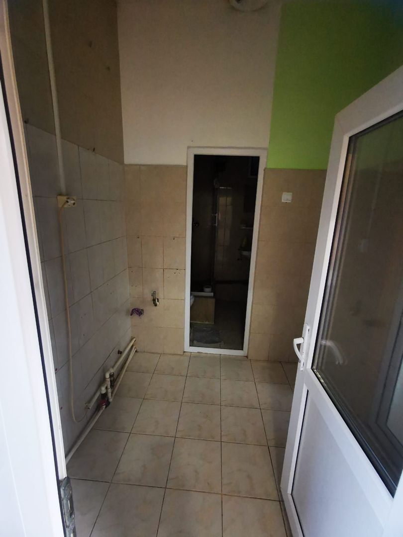 De inchiriat casa cu 2 camere, strada Romana, 320 euro - foto 3