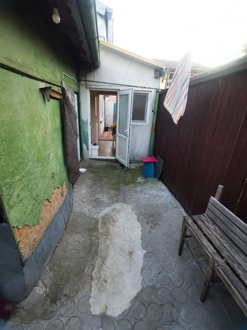 De inchiriat casa cu 2 camere, strada Romana, 320 euro - foto 4