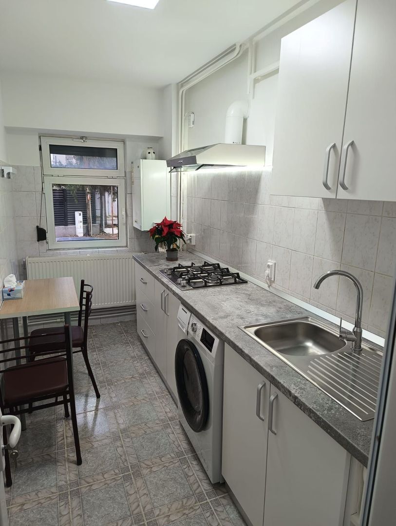 De inchiriat apartament cu o camera, parter, Mazepa 1, 320 euro - Imagine principala De inchiriat apartament cu o camera, parter, Mazepa 1, 320 euro - Imagine principala