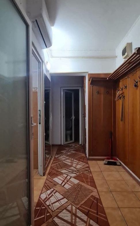 De vanzare apartament cu 2 camere, central, Bloc BR, et. 2, 76.000 euro - foto 7