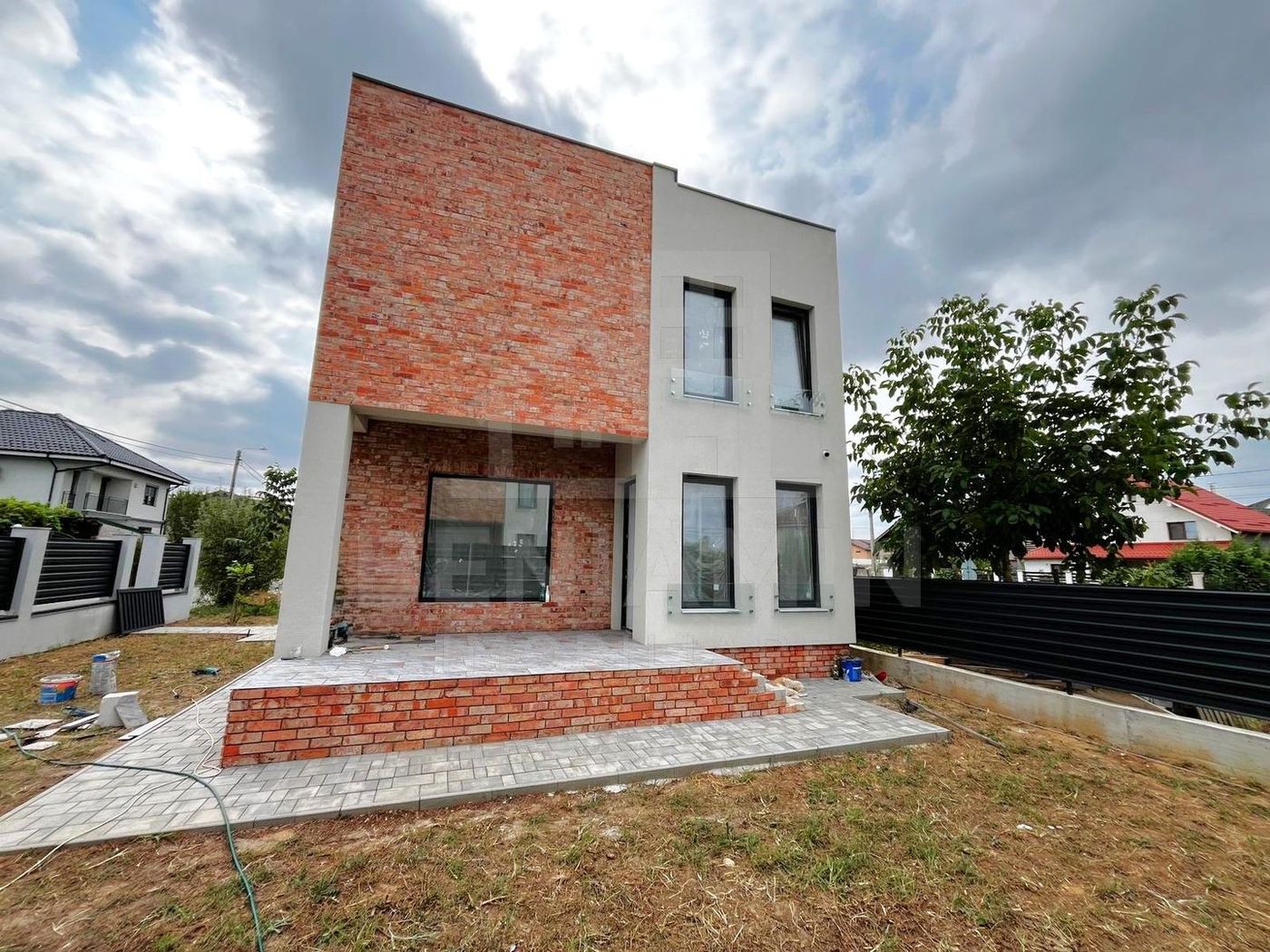 Casa Moderna P+1-Toate Utilitatile-140mp -3 Dormitoare-3Bai-Zona Ford - foto 2