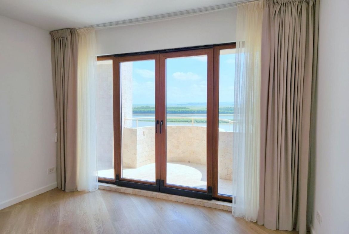De vanzare apart. 3 camere Faleza , vedere Dunare, 78 mp, renovat premium - foto 2