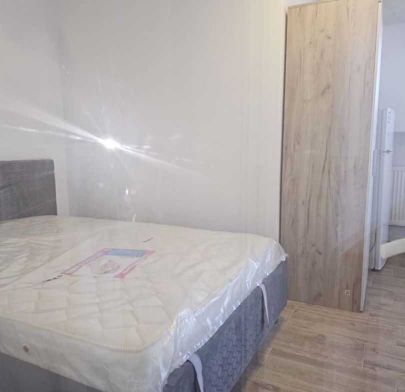 De inchiriat garsoniera etaj 5, Gara, bloc nou, 1000 lei - foto 3