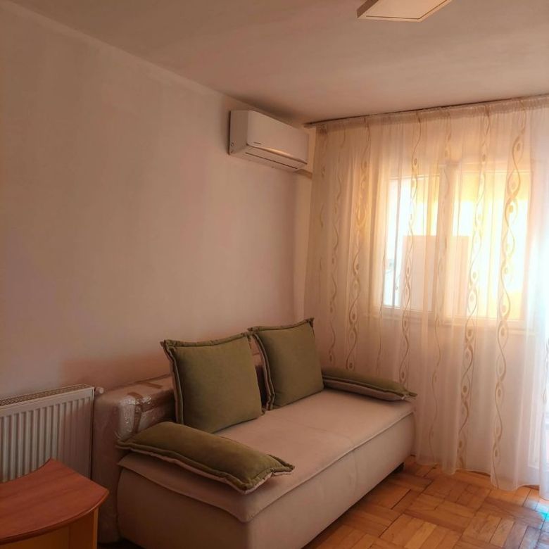 De inchiriatapartament o cameră Tiglina1, etaj 3, 300 euro - Imagine principala