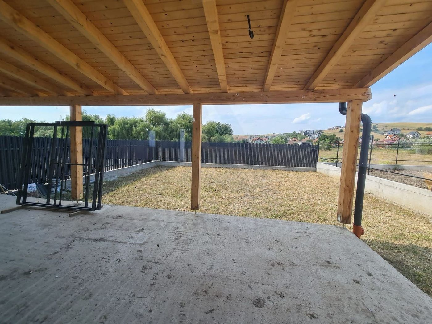 Casa 4 camere 2 bai terasa acoperita si teren 334 mp in Sura Mare - foto 4
