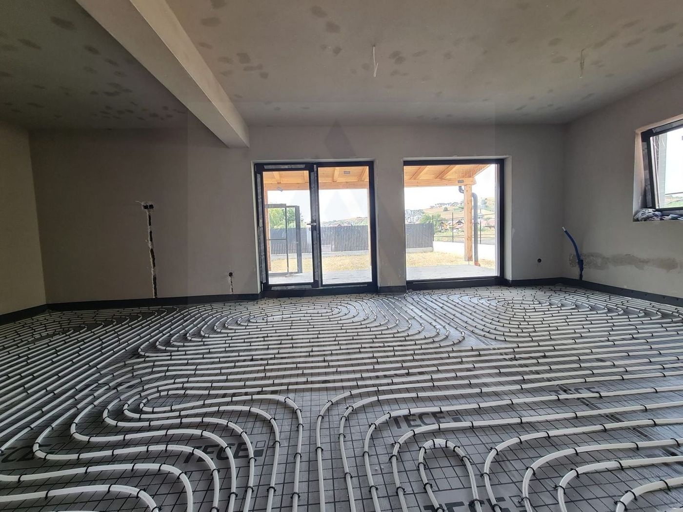 Casa 4 camere 2 bai terasa acoperita si teren 334 mp in Sura Mare - foto 6