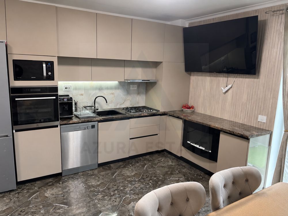 Apartament 3 camere  Curte proprie  Complet mobilat și utilat - foto 2