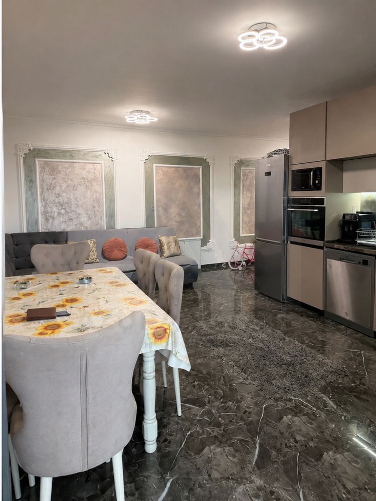 Apartament 3 camere  Curte proprie  Complet mobilat și utilat - foto 3