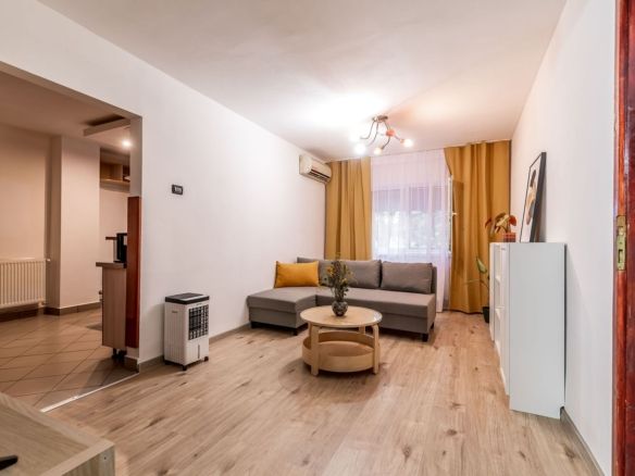 Apartament 4 camere la parter, acces direct din stradă in Micalaca - Imagine principala