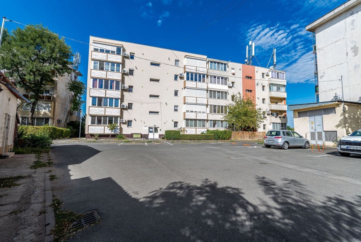 Apartament cu 3 camere decomandat la parter in Confectii Comision 0% - Imagine principala