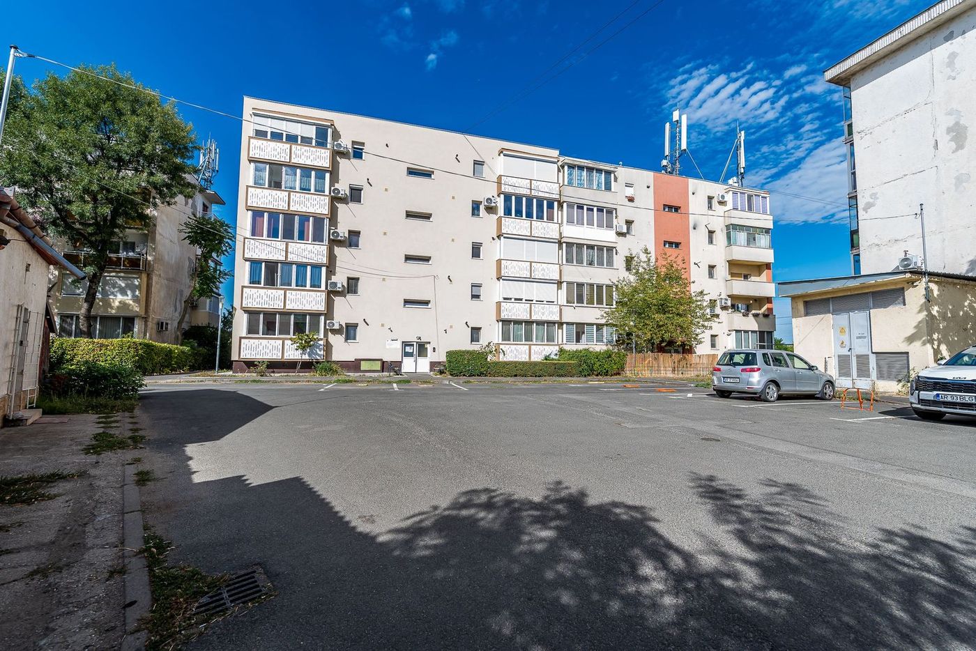 Apartament cu 3 camere decomandat la parter in Confectii Comision 0% - Imagine principala Apartament cu 3 camere decomandat la parter in Confectii Comision 0% - Imagine principala