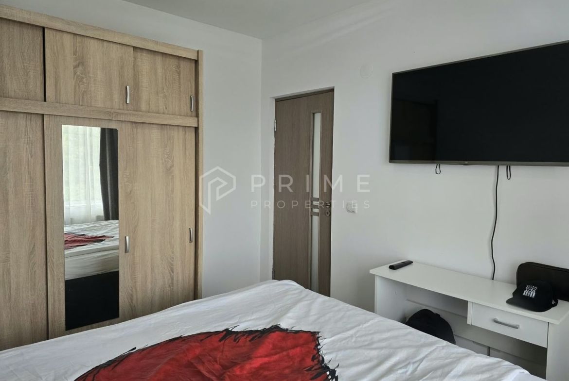 Apartament Modern cu 2 Camere, Curte Privată și Loc de Parcare-Unirii - foto 3