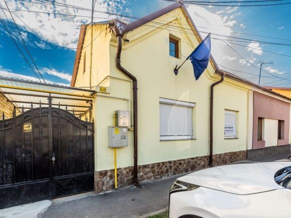 Apartament la cheie cu 2 camere la casa in Parneava Comision 0% - foto 2