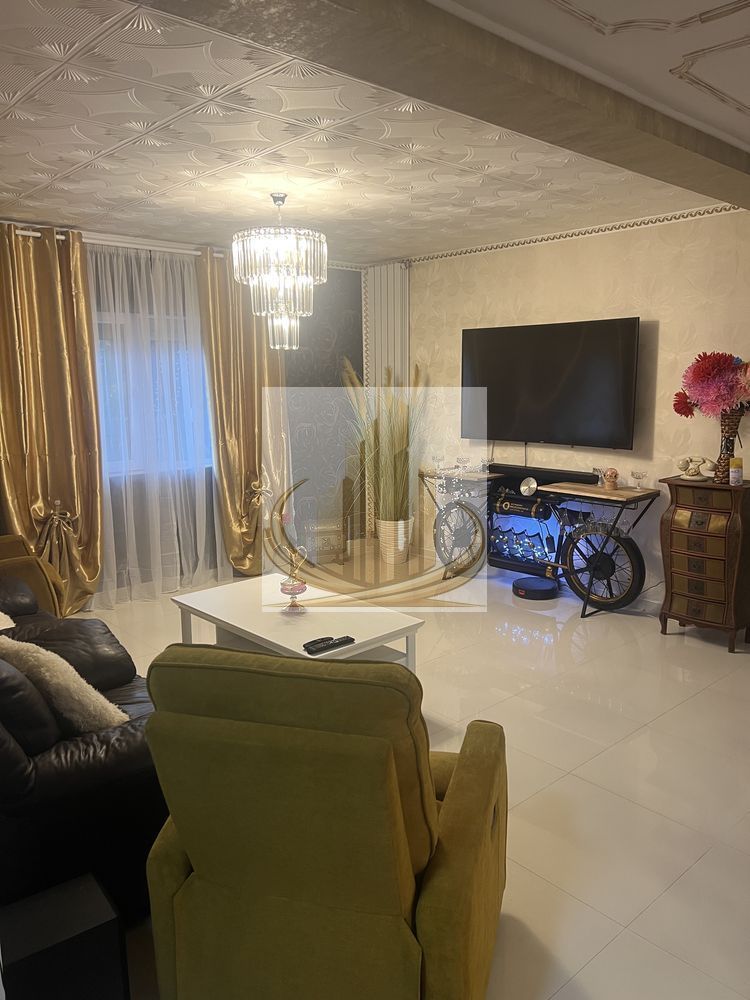 Casă de închiriat în Săcălaz – 199 mp, 4 camere, piscină și terasă - Imagine principala