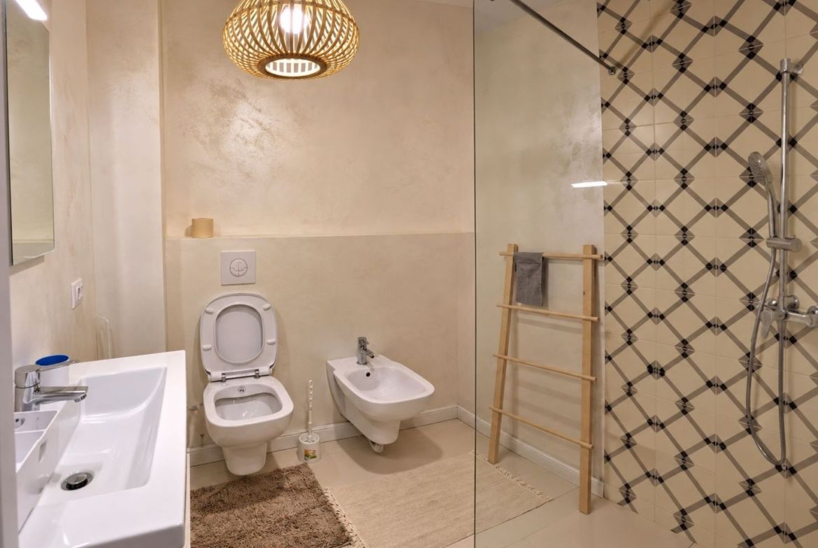 DE ÎNCHIRIAT – CENTRAL PARK - STR. BASARABIEI -  ETAJ 7 - foto 8