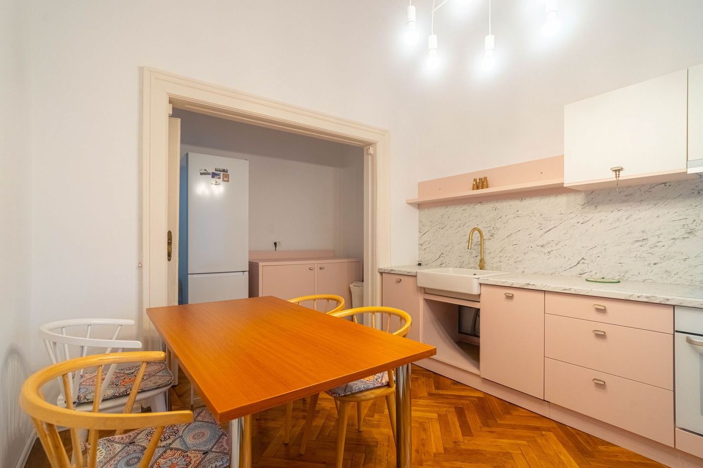 Închiriere apartament ultracentral cu parcare privată | 97 mp, - foto 2