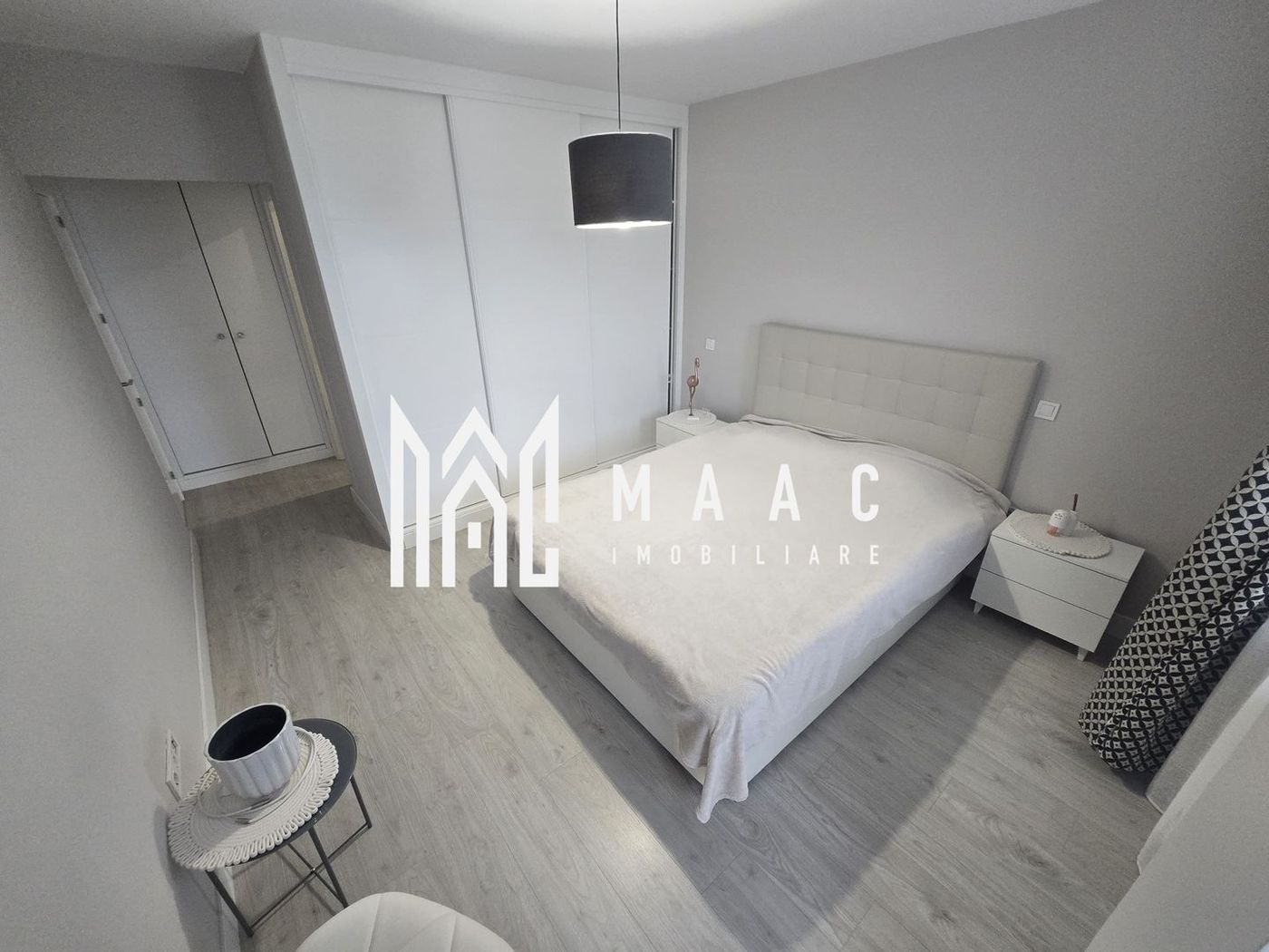 Apartament 3 camere 2 bai 2 balcoane loc de parcare subteran zona Turnisor - foto 8