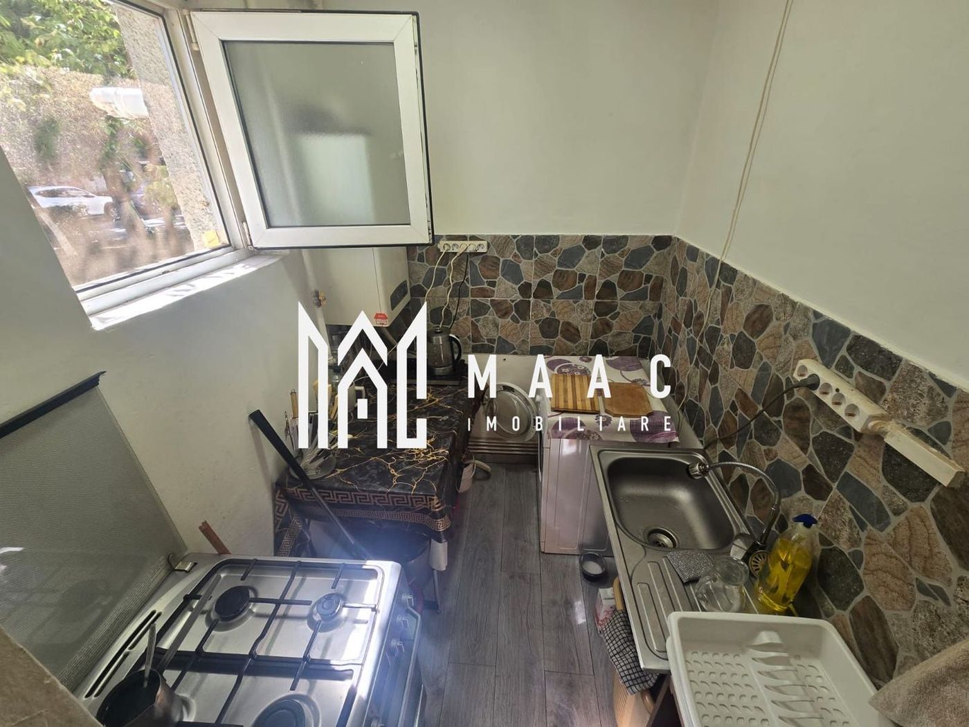 Apartament 2 camere parter Zona Tiglari - foto 7