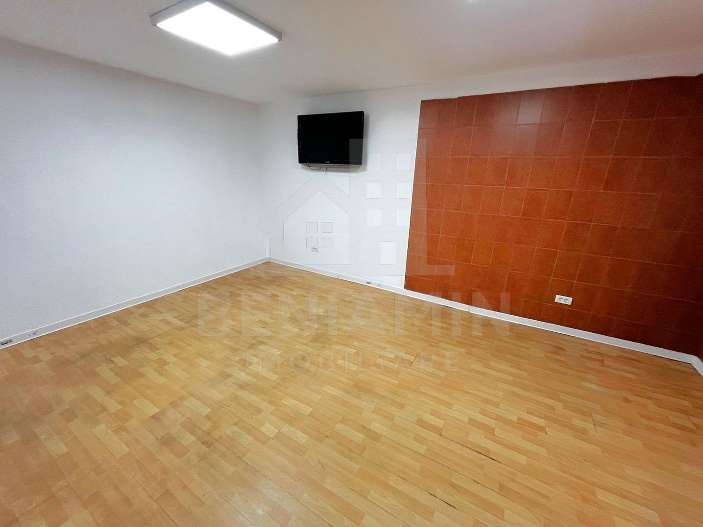 Casa 63mp- 2 Camere-Curte 65mp- Centrala Termica-AC-Zona Autogara - foto 4