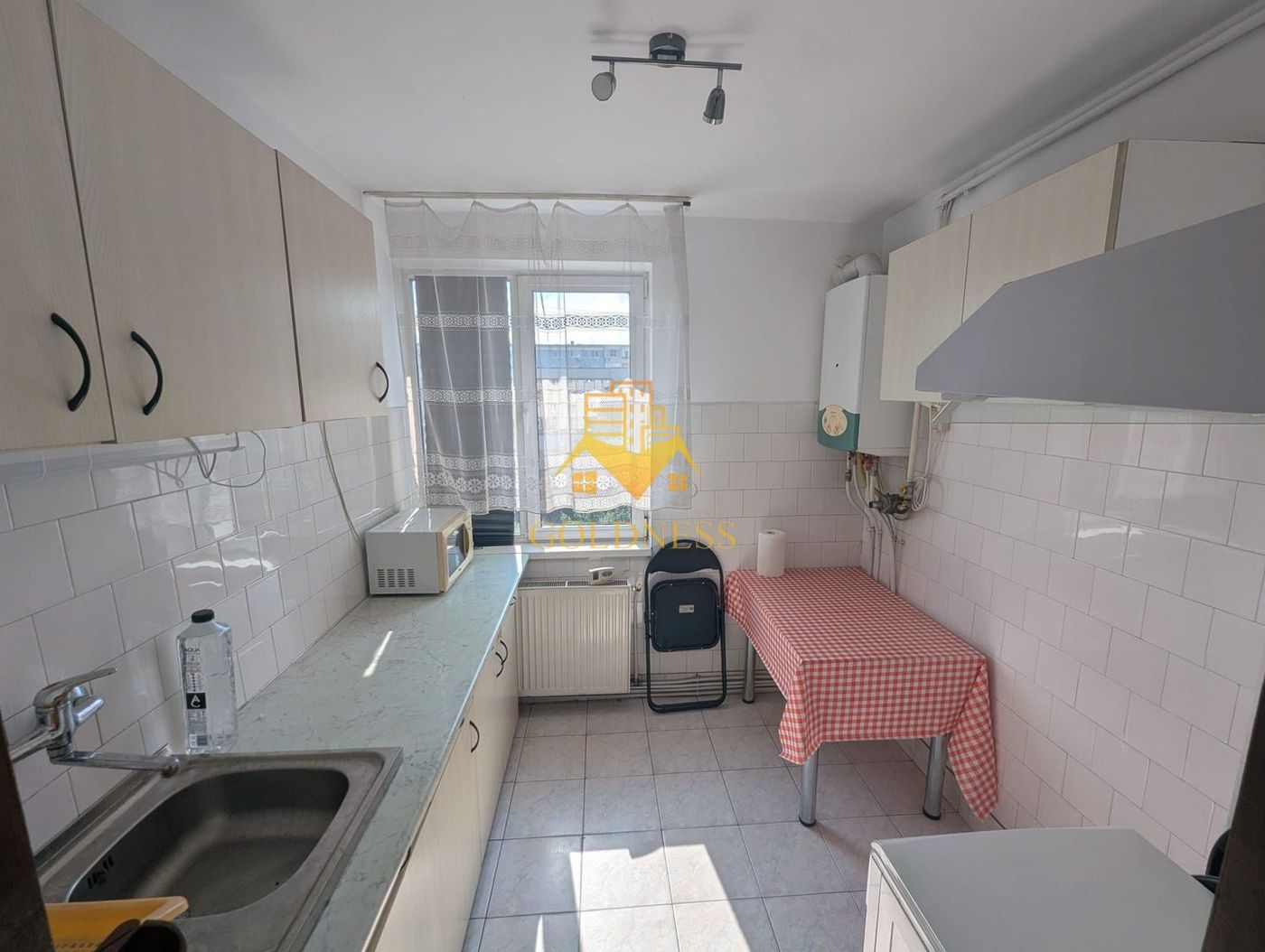 2 camere decomandate | Central, Mihai Viteazu| Etaj 2, orientat Sud| - foto 4