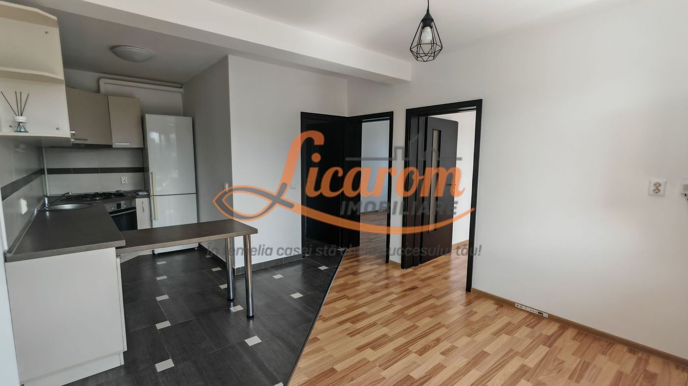 Apartament luminos 3 camere,Parter, parcare,Râșnov, Cartier Covaciu - foto 3