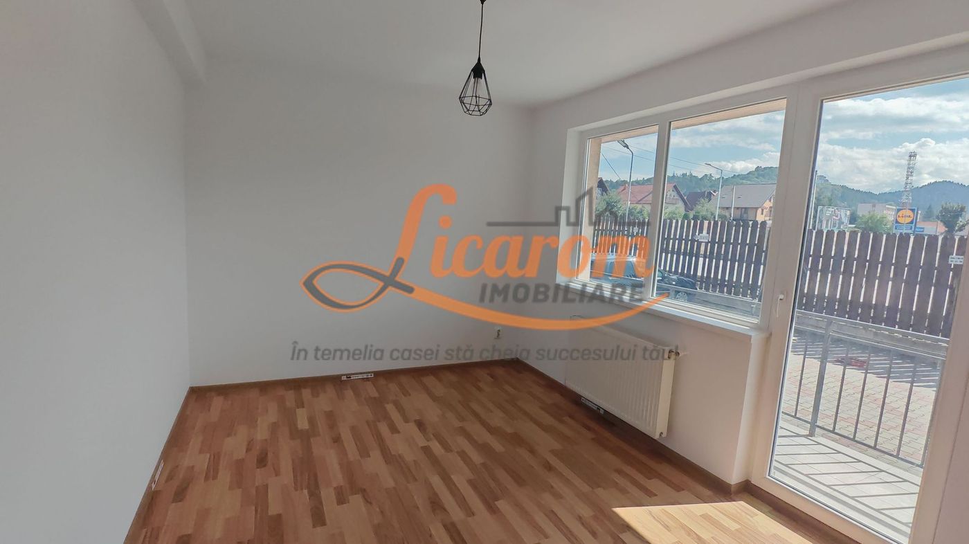 Apartament luminos 3 camere,Parter, parcare,Râșnov, Cartier Covaciu - foto 6