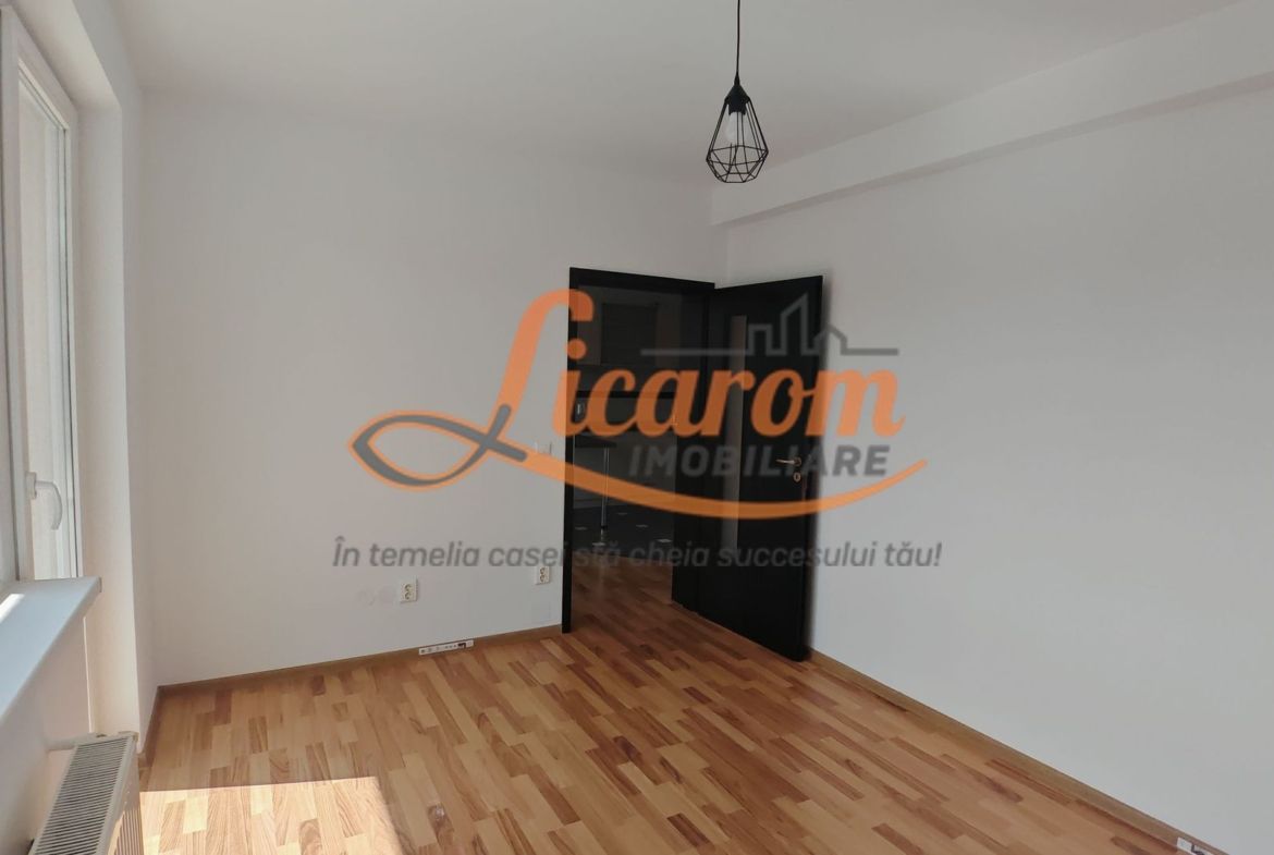 Apartament luminos 3 camere,Parter, parcare,Râșnov, Cartier Covaciu - foto 7