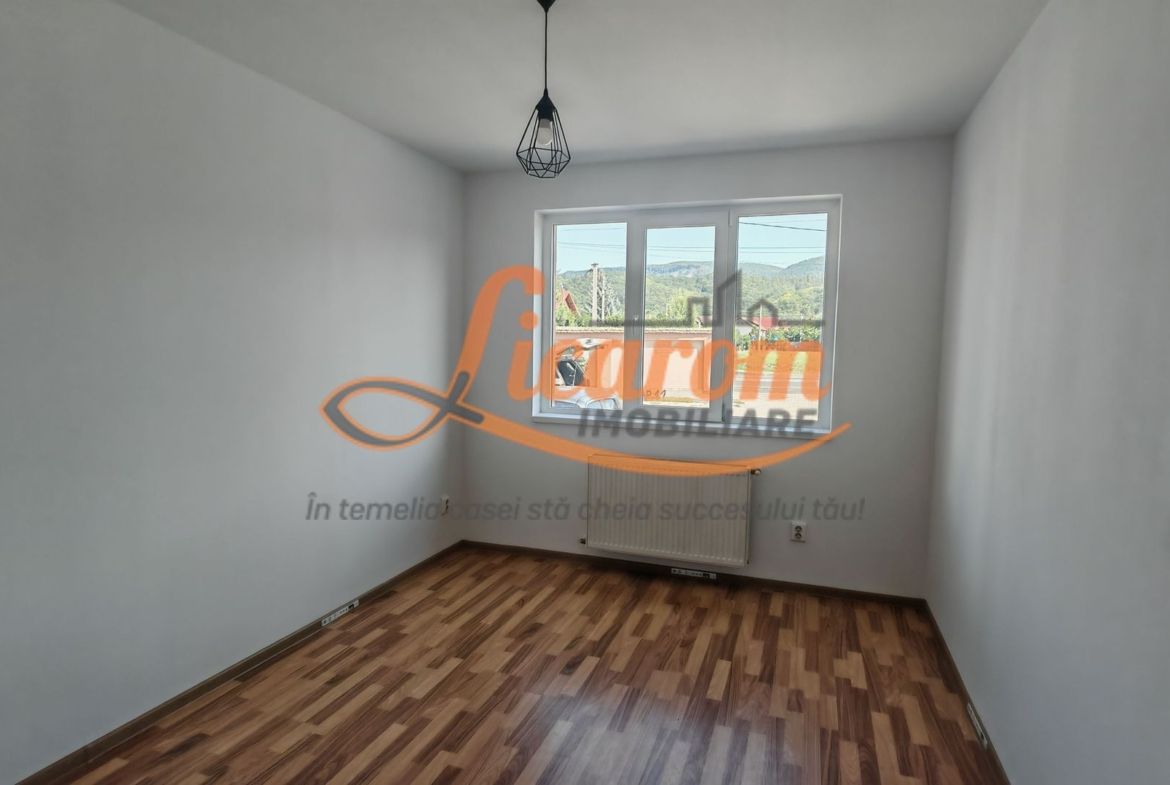 Apartament luminos 3 camere,Parter, parcare,Râșnov, Cartier Covaciu - foto 8