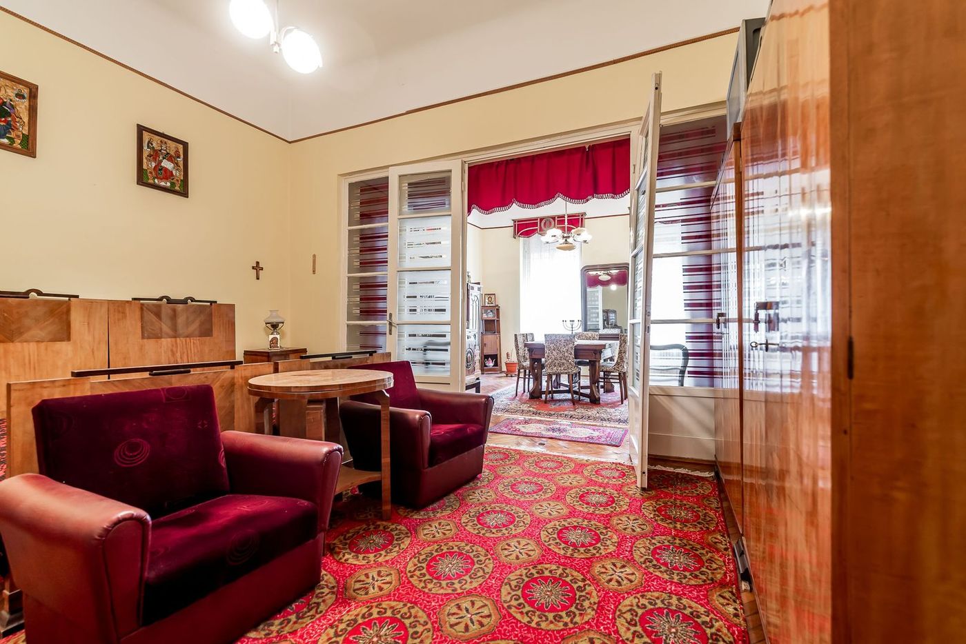 Apartament 3 camere, etaj 1, ultracentral (clădire cu 4 apartamente) - foto 2