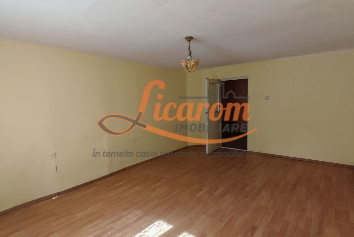 Casa singur in curte zona ZONA ISTORICA langa Seminarul Teologic - foto 5