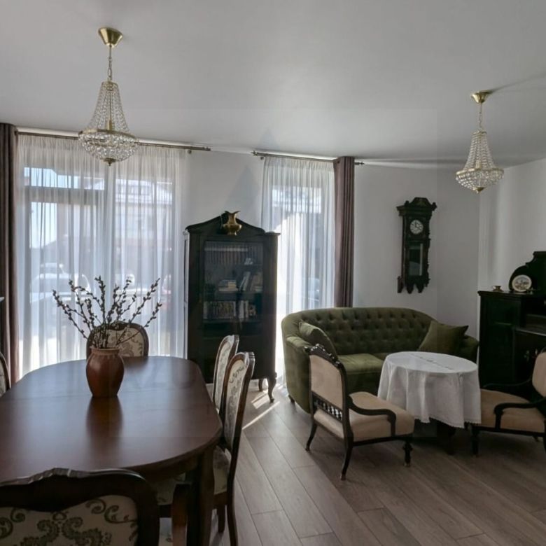 Apartament 3 camere 2 bai 70 mp utili terasa si parcare in Selimbar - Imagine principala