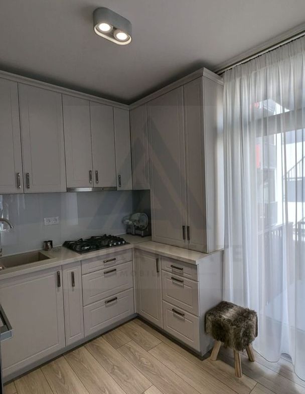 Apartament 3 camere 2 bai 70 mp utili terasa si parcare in Selimbar - foto 3