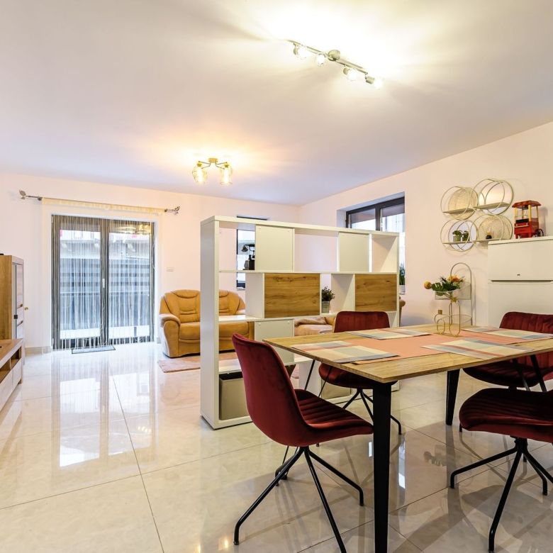 Apartament ultracentral în bloc nou, 2 camere cu terasa proprie - Imagine principala