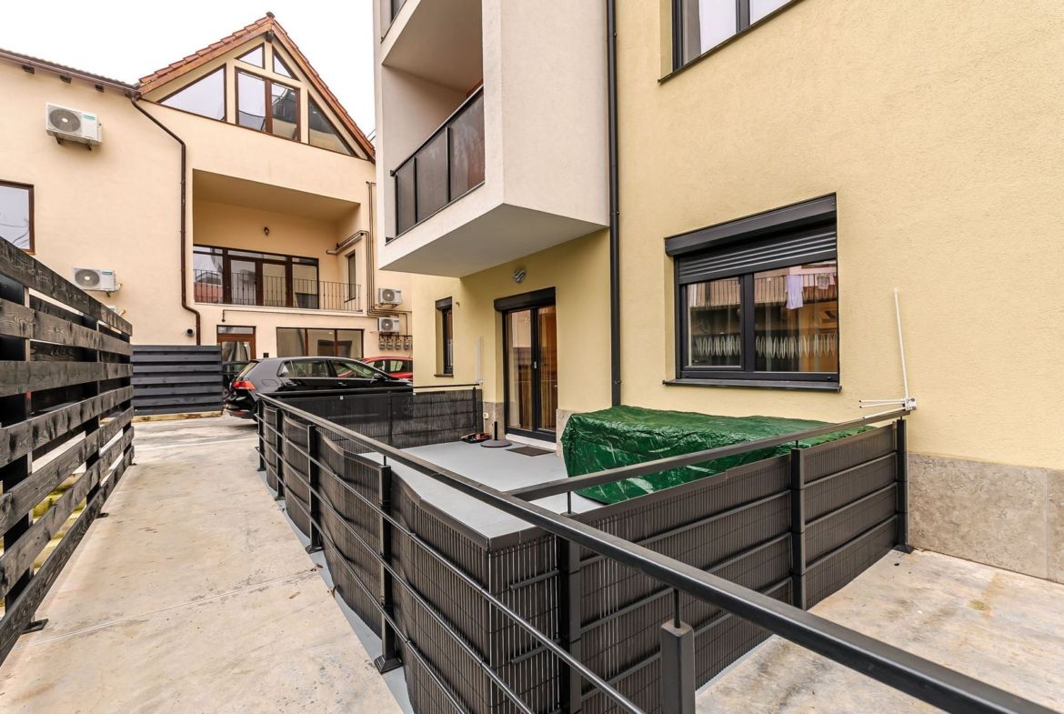 Apartament ultracentral în bloc nou, 2 camere cu terasa proprie - foto 3