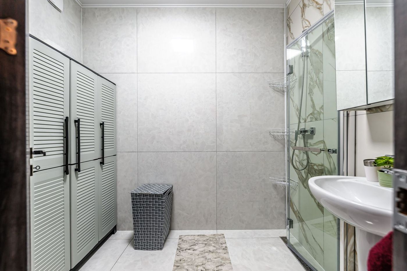 Apartament ultracentral în bloc nou, 2 camere cu terasa proprie - foto 6