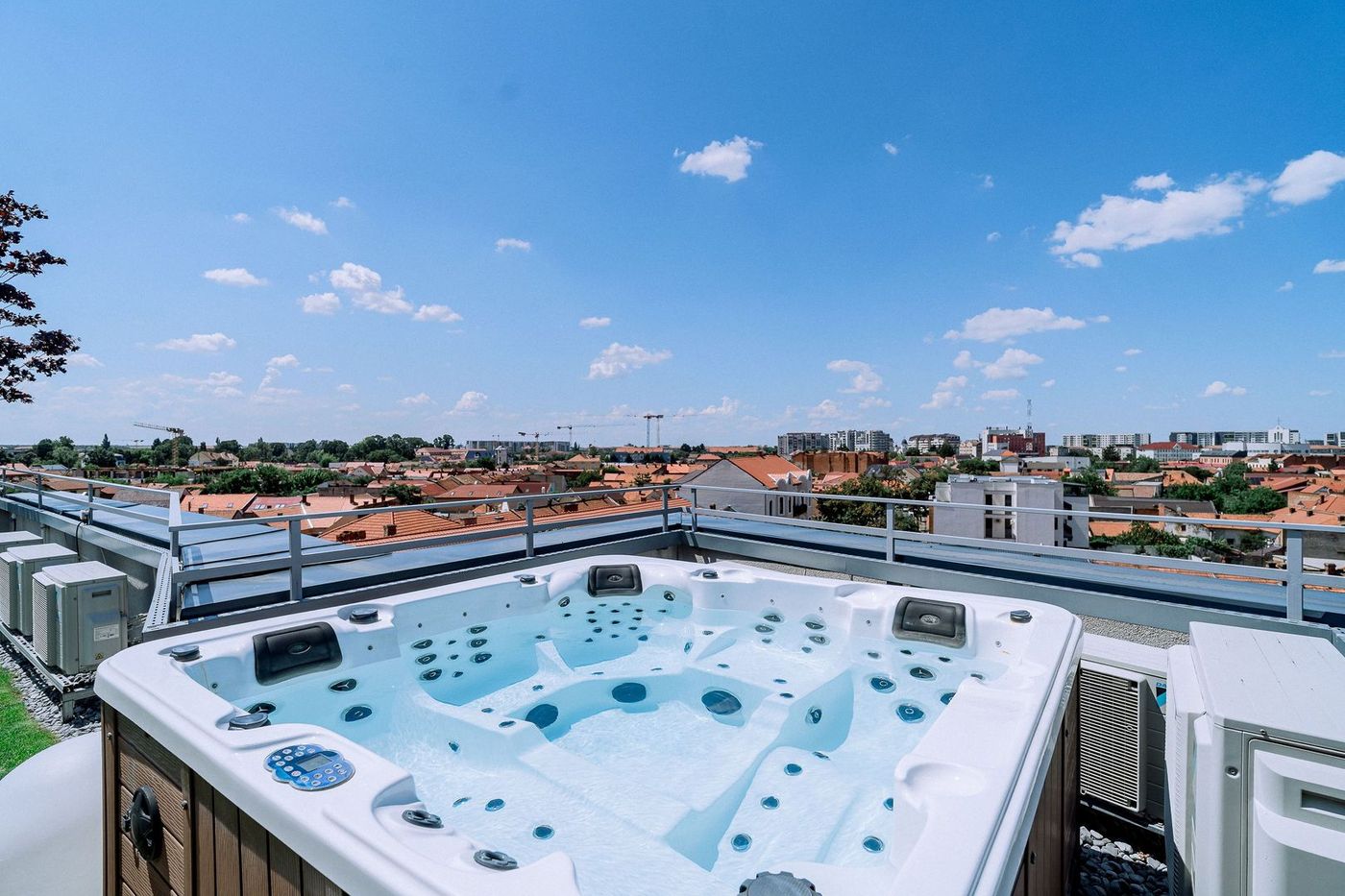 Penthouse 4 camere, ultracentral, Oradea. 800 000 E. Comision 0 - Imagine principala