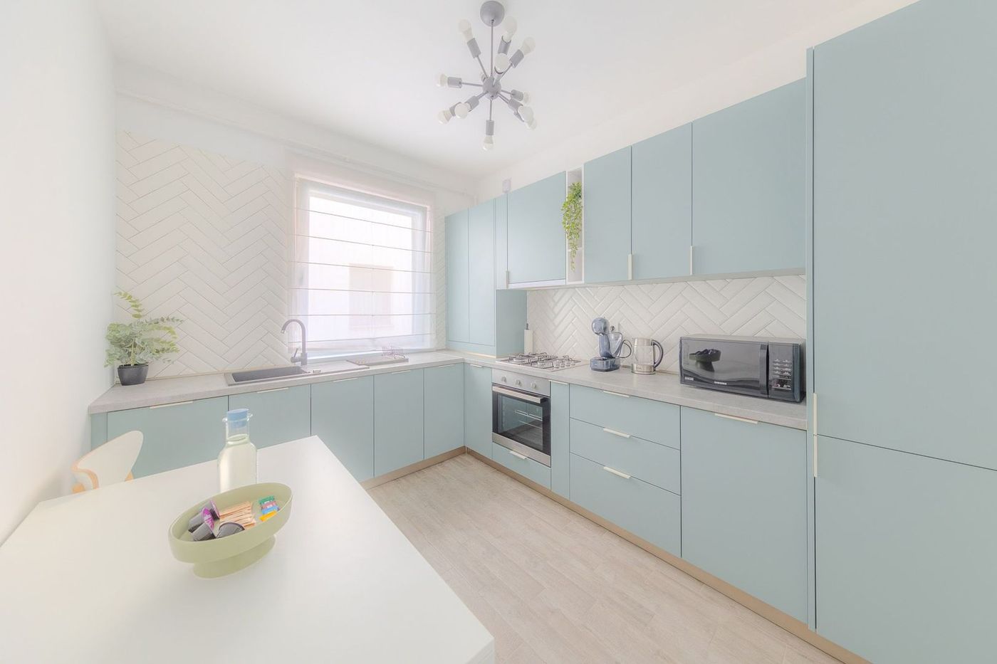 Apartament 3 camere, ultracentral, Oradea. 287 000 E. Comision 0 - foto 3