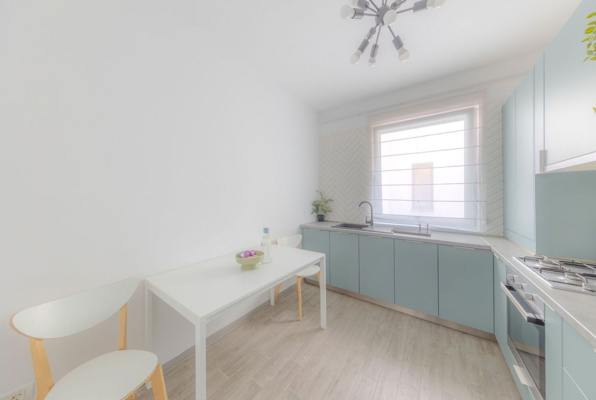 Apartament 3 camere, ultracentral, Oradea. 287 000 E. Comision 0 - foto 5