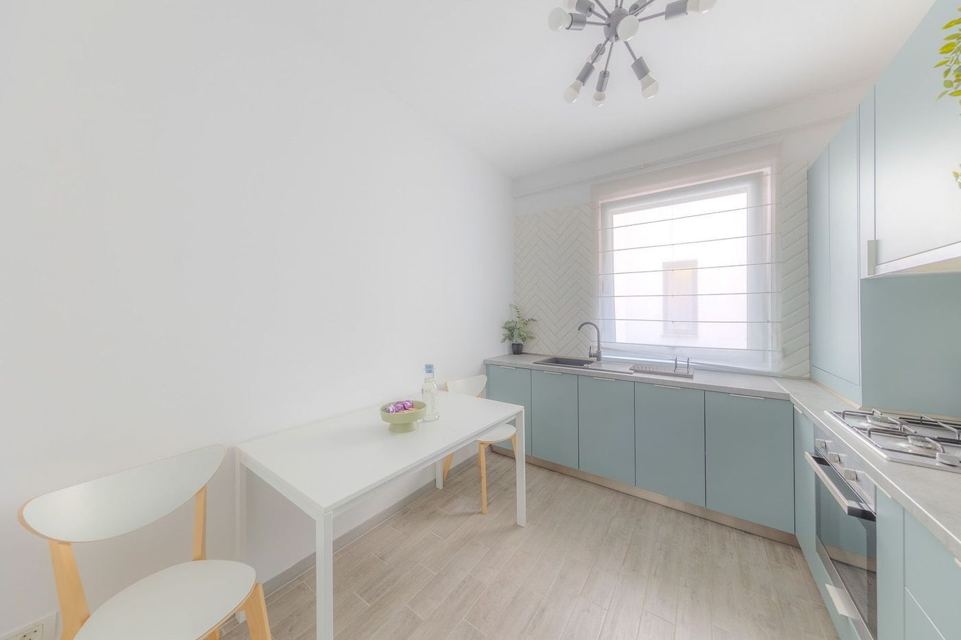 Apartament 3 camere, ultracentral, Oradea. 287 000 E. Comision 0 - foto 5
