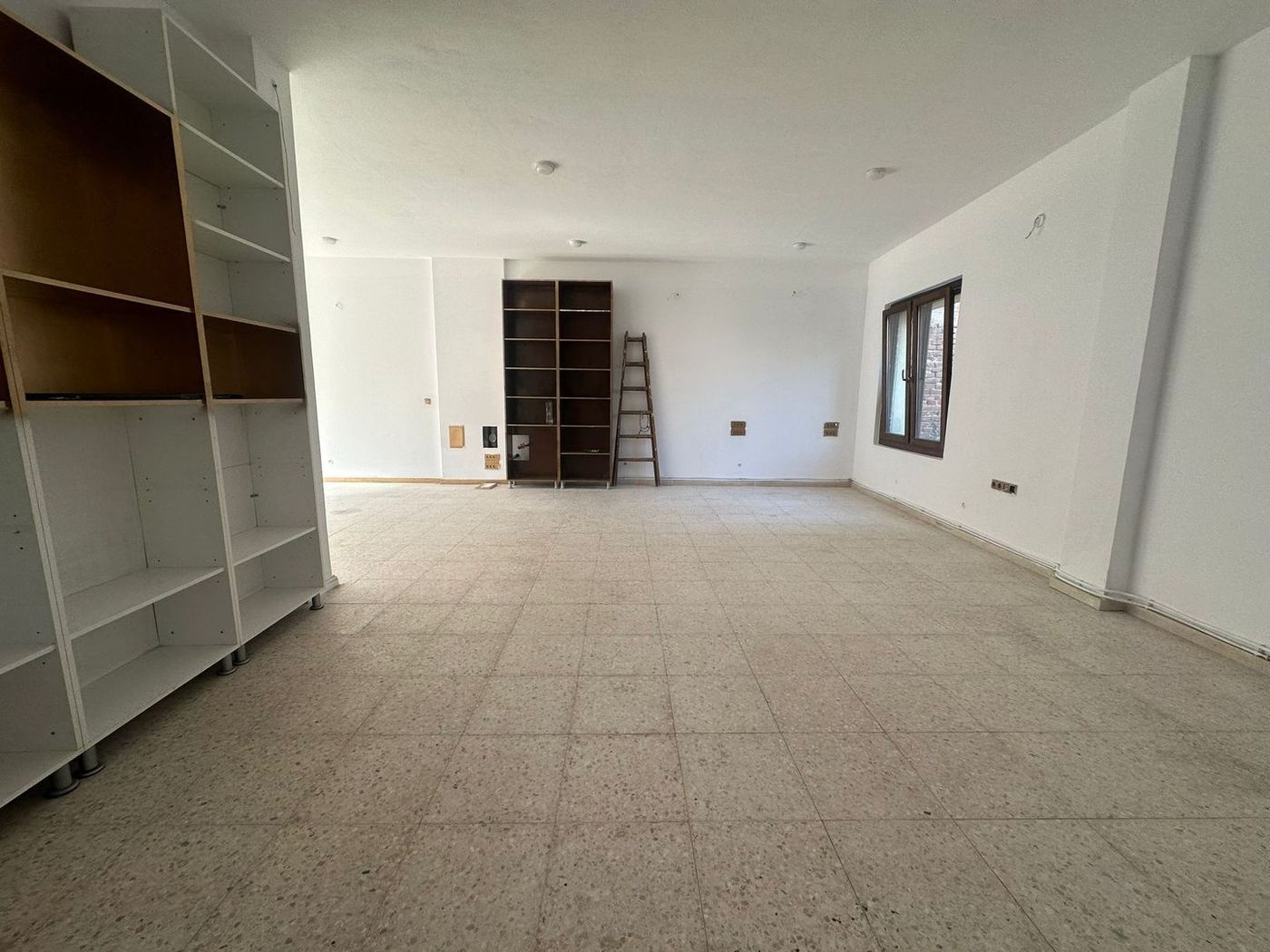 Spațiu pentru birouri, central, Oradea - foto 2 Spațiu pentru birouri, central, Oradea - foto 2