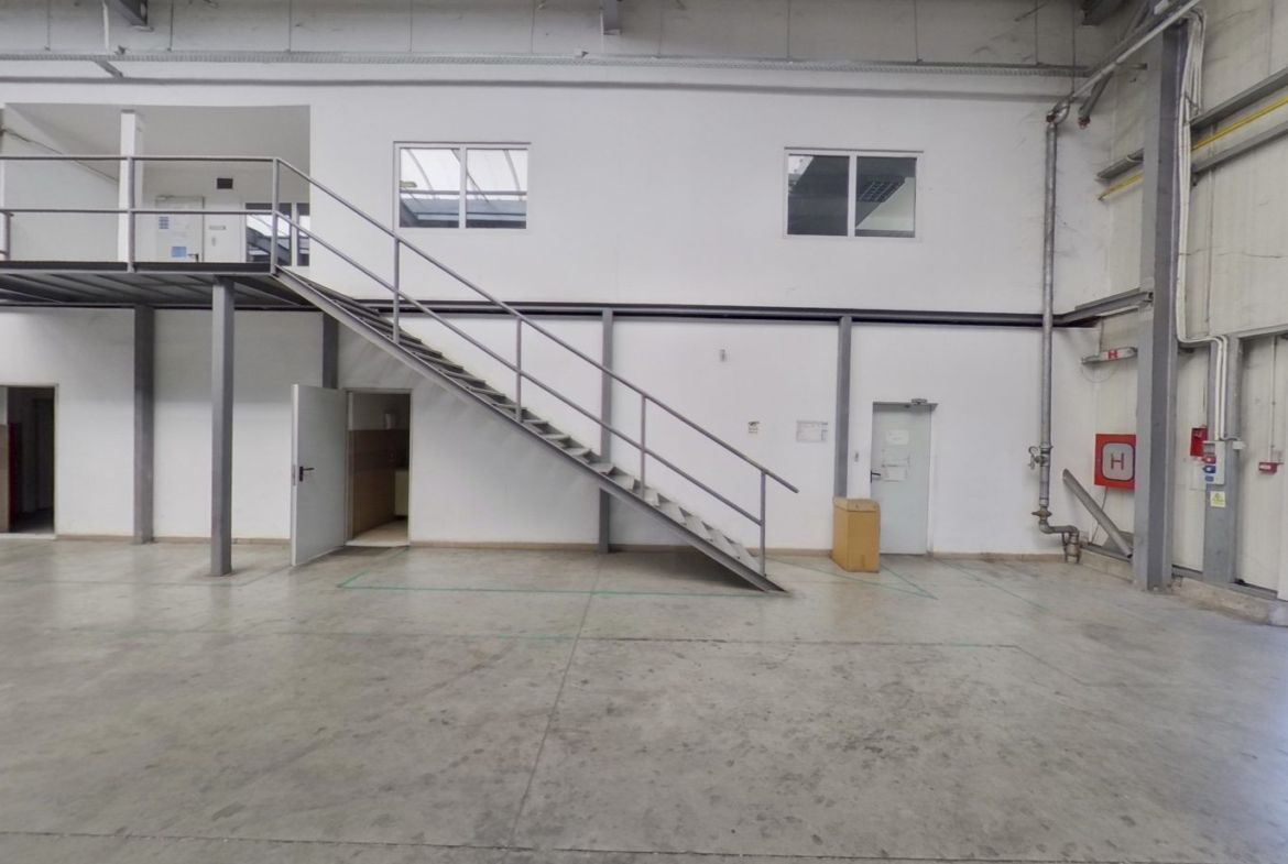 Hala industriala coborare autostrada la 500 eur/mp - foto 4