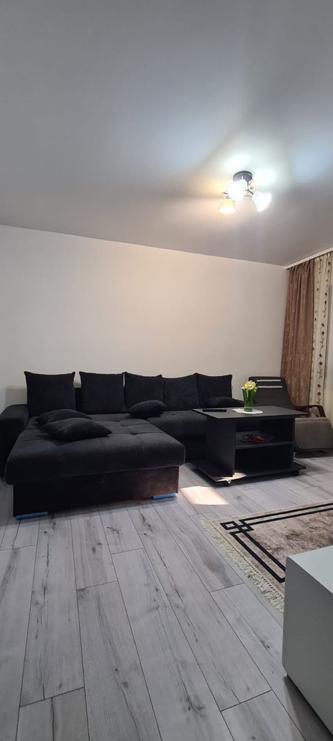 De vanzare apartament cu 3 camere, Piata Centrala, et. 3, 105.000 euro - foto 3