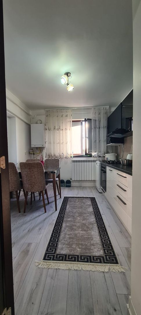 De vanzare apartament cu 3 camere, Piata Centrala, et. 3, 105.000 euro - foto 4