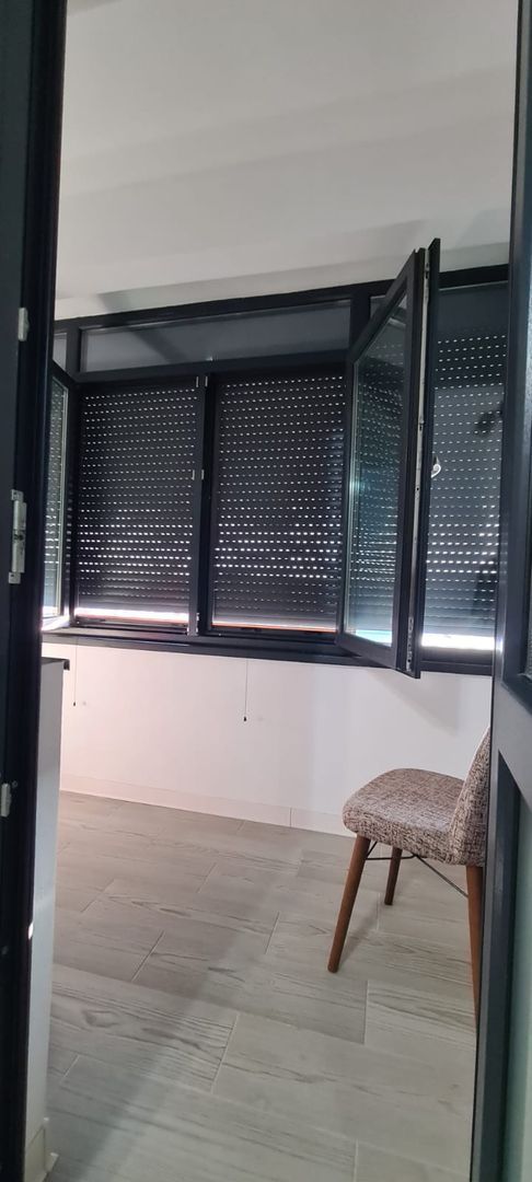 De vanzare apartament cu 3 camere, Piata Centrala, et. 3, 105.000 euro - foto 8